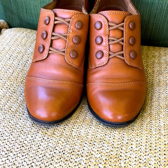 Women’s Montana artisan crafted, 2 inch heel slip on shoe - Picture 1 of 7